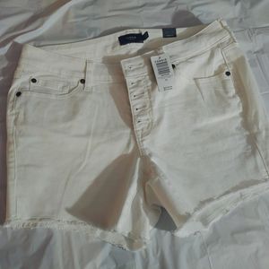 Torrid White Mid Rise Midi Short